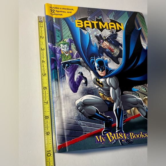 DC Comics Batman My Busy Books Story Book Play Set & 11 Mini Figures & Play Mat - Picture 5 of 9